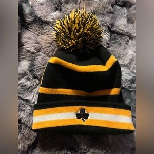 ⭐️Boston Beanie⭐️No Brand Listed, One Size⭐️ Bruins colors⭐️